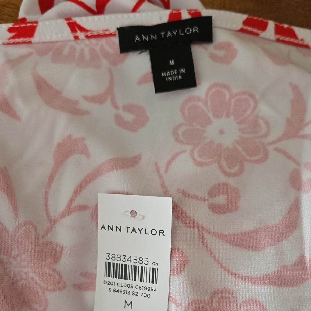 NWT Ann Taylor Mixed Media V-Neck Tank Top - Fiery Red - Size M - Picture 3 of 4